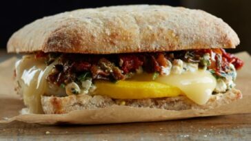 What breakfast does Starbucks serve?