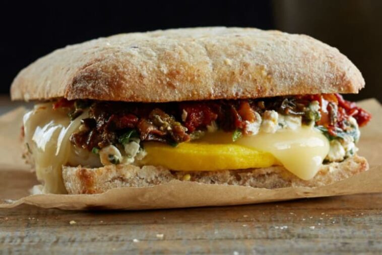 What breakfast does Starbucks serve?