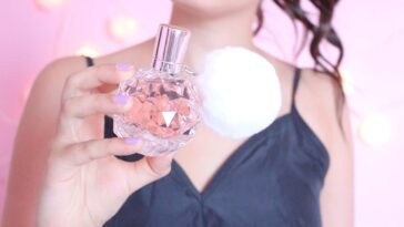 What does Ari By Ariana smell like?