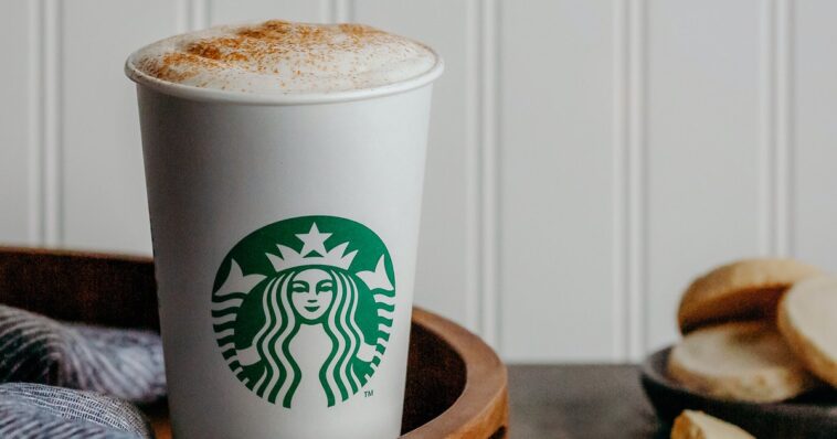 What does Starbucks sugar cookie latte taste like?