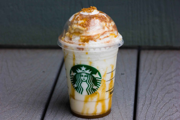 What does Starbucks use for their caramel crunch topping?