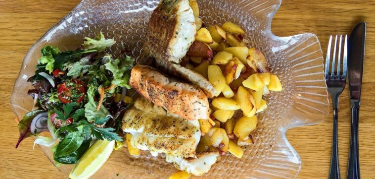 What does praline taste like?