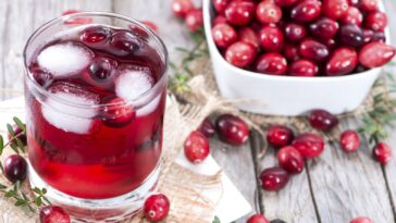 What does white cranberry juice do for the female body?