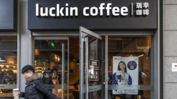 What happened to luckin?