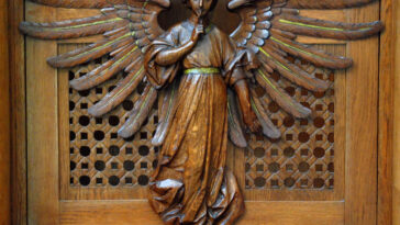 What is Silentium Est Aureum?