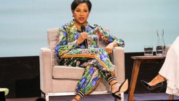 What is Starbucks net worth 2021?