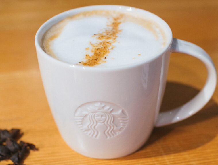 What is caffe latte Starbucks?