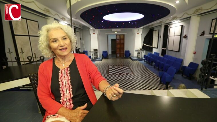 What is feminine for Grande?