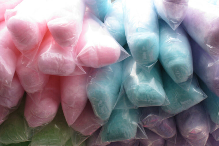 What is in a cotton candy refresher?