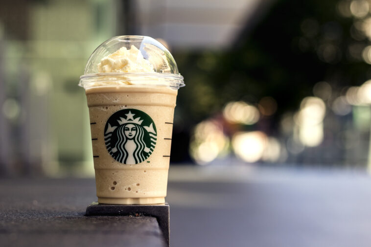 What is in a white chocolate mocha frappuccino at Starbucks?