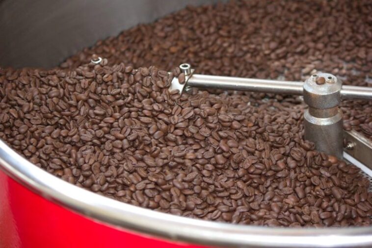 What is the difference between Blonde Roast and medium roast?
