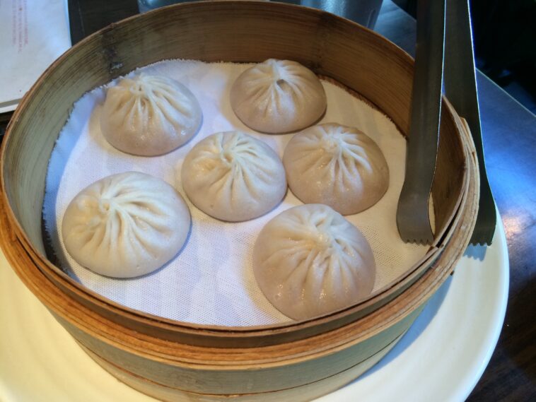 What is the difference between xiao long bao and dumplings?
