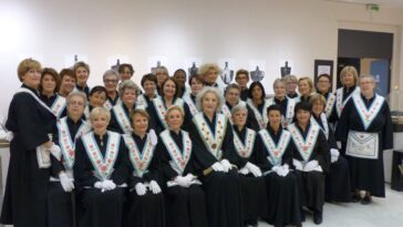 What is the feminine of grand in French?