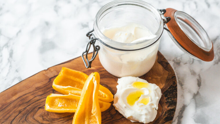 What language is creme?