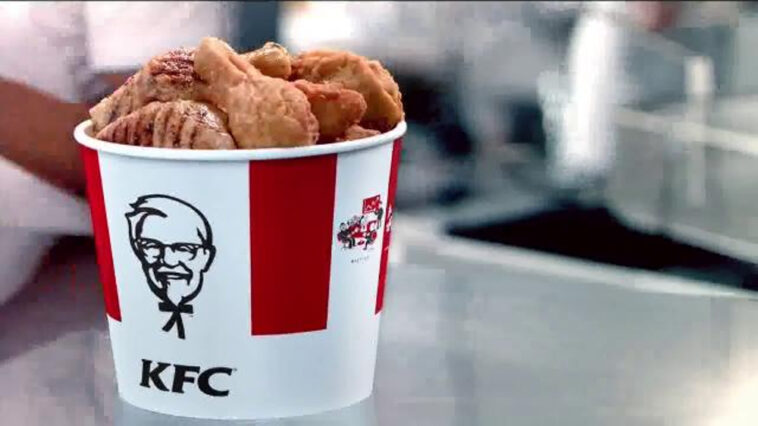 What pieces are in the 10 piece bucket at KFC?