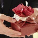 What should you not gift in China?