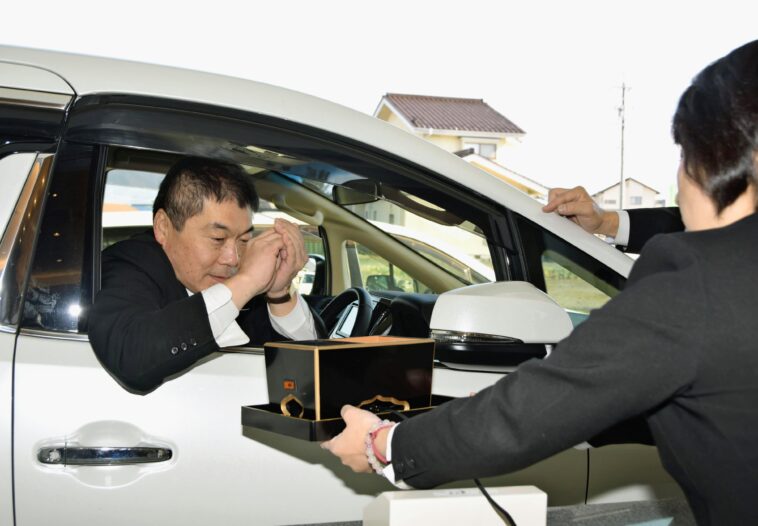 What to say when doing drive-thru?