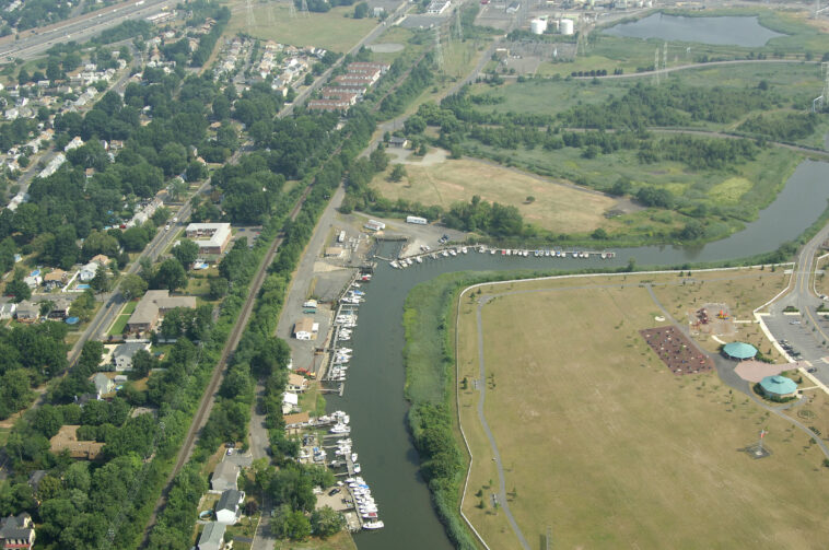 What towns are in Woodbridge Township NJ?