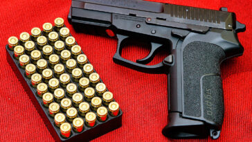 What weapon type is Ayato?