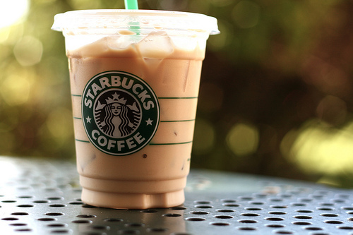 What's in Starbucks dirty chai latte?
