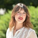 What's pretty girl in French?