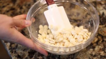 What's the difference between Java chip and chocolate chip?