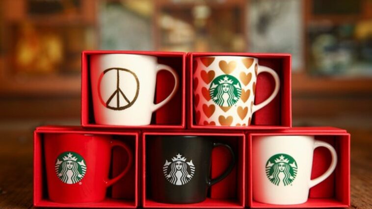 When did Starbucks close its online store?