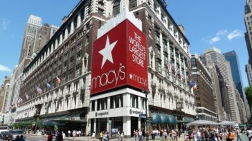 Where is the big Macy in New York City?