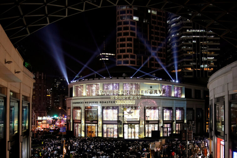 Which city has the biggest Starbucks?