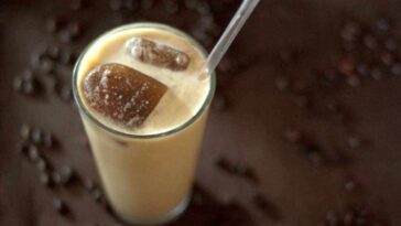 Which is stronger latte or Frappuccino?