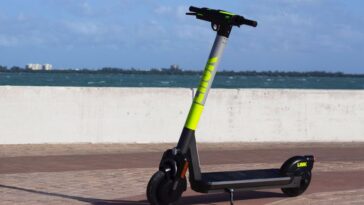 Who charges link scooters?