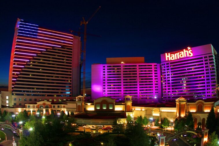 Who owns Harrah's casino in Atlantic City NJ?