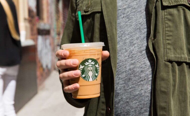 Why doesn't Starbucks stir their drinks?