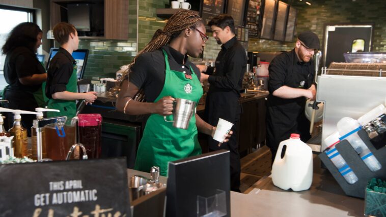 Will Starbucks employees get a raise in 2022?