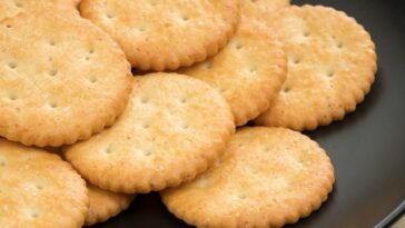 Are Ritz crackers healthy?