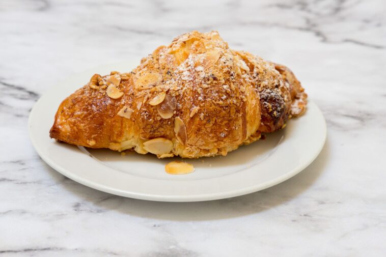Are Starbucks almond croissants good?