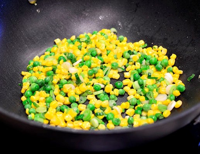 Are corn and peas complementary proteins?