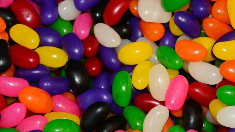 Are jelly beans made with bugs?