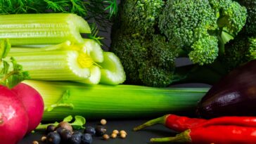 Are radishes healthier cooked or raw?