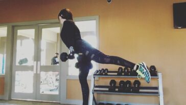 Are sit-ups a compound exercise?