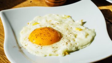 Are sunny side up eggs good for you?