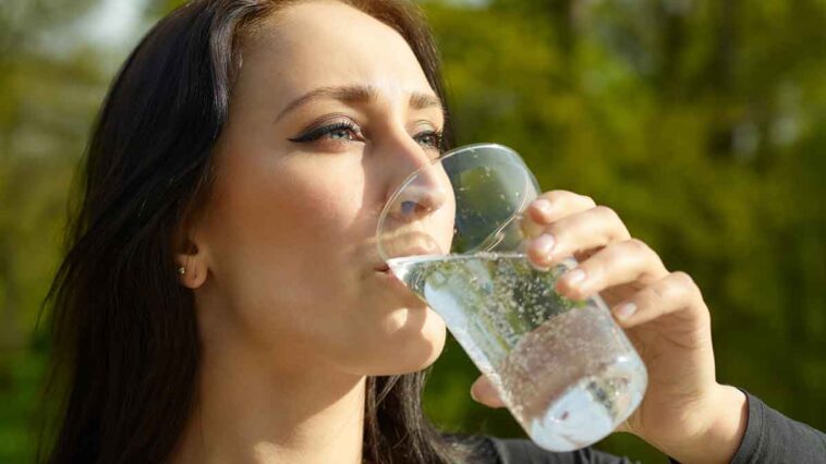 Are there any side effects to seltzer water?