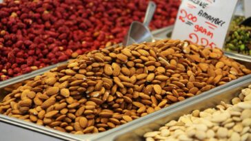 Can I eat almonds with acid reflux?