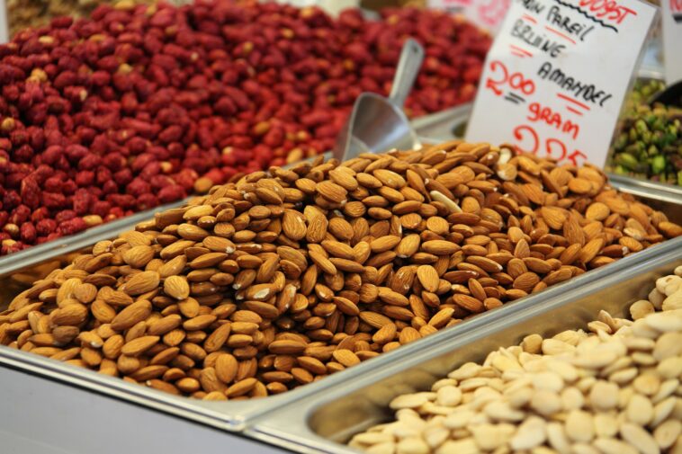 Can I eat almonds with acid reflux?
