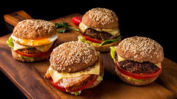 Can I eat burgers on keto?