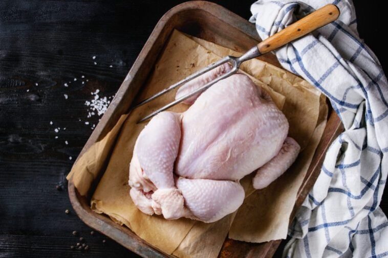 Can I keep an uncooked turkey in the fridge for a week?