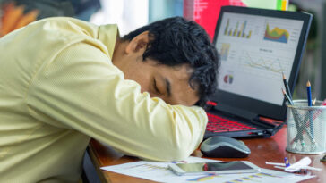 Can I sleep after lunch?