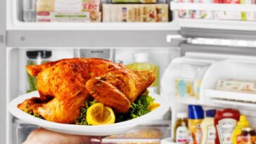 Can a turkey stay in the fridge for a week?