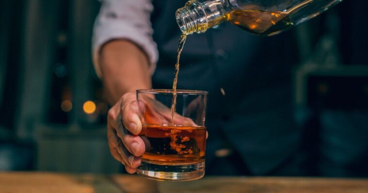 Can alcohol age you?