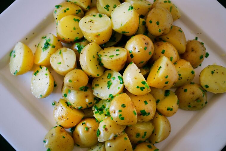Can boiled potatoes cause constipation?